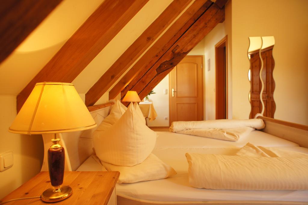 Hotel Zur Post ヘルシング・アム・アンマーゼー 部屋 写真